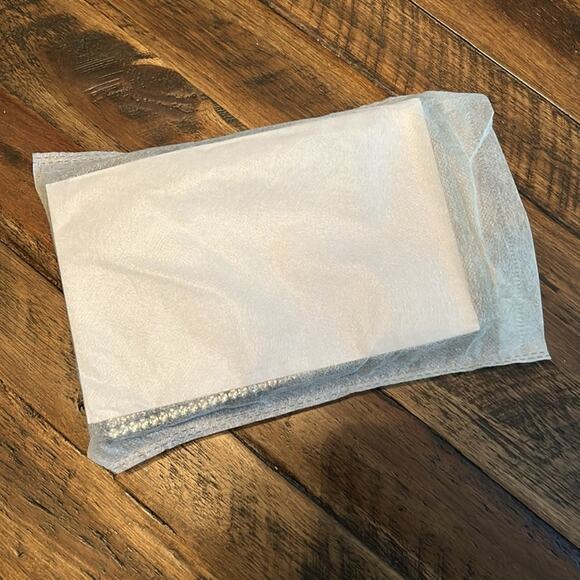 NWT Amber Sceats Rhinestone Satin Clutch/Purse/Bag - Picture 9 of 10